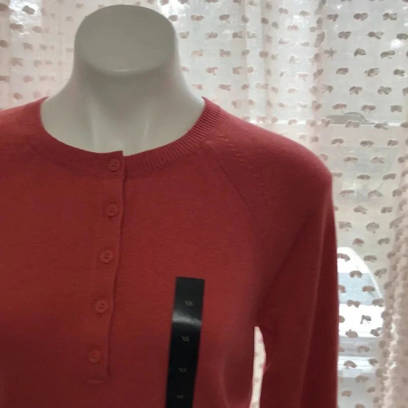 Banana Republic Raglan Henley Sweater - Picture 6 of 13